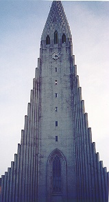 hallgrimskirkja.JPG (19897 bytes)