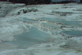 pamukkale.JPG (26891 bytes)