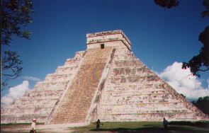 pyramid.JPG (29030 bytes)